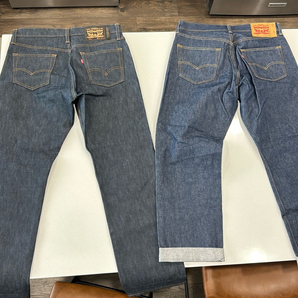 Lot of 2 men’s Levi’s jeans